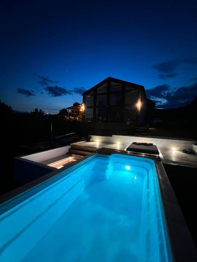 Le Chalet M - Cabana Cu O Panorama De Poveste. Surdesti  ภายนอก รูปภาพ