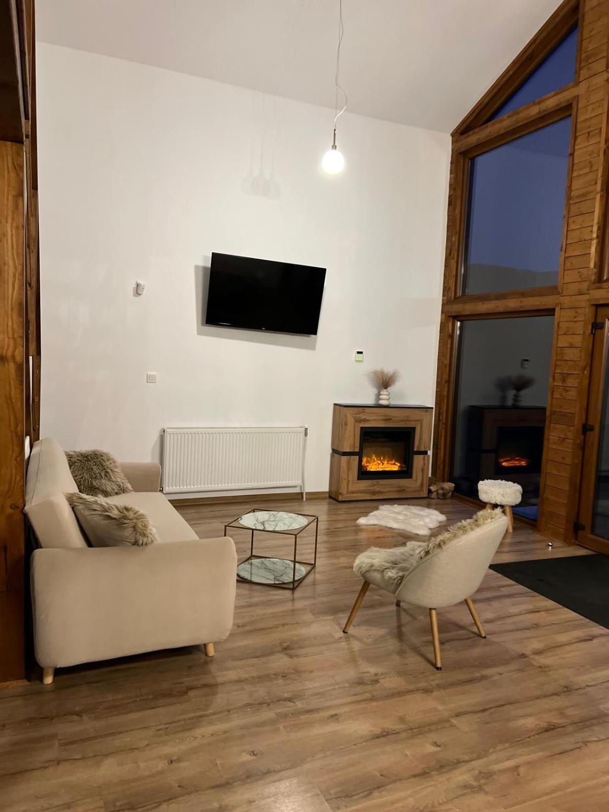Le Chalet M - Cabana Cu O Panorama De Poveste. Surdesti  ภายนอก รูปภาพ