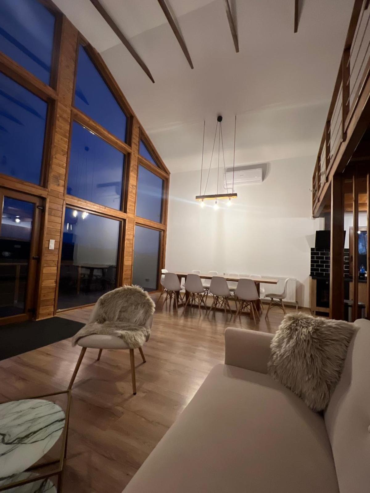 Le Chalet M - Cabana Cu O Panorama De Poveste. Surdesti  ภายนอก รูปภาพ