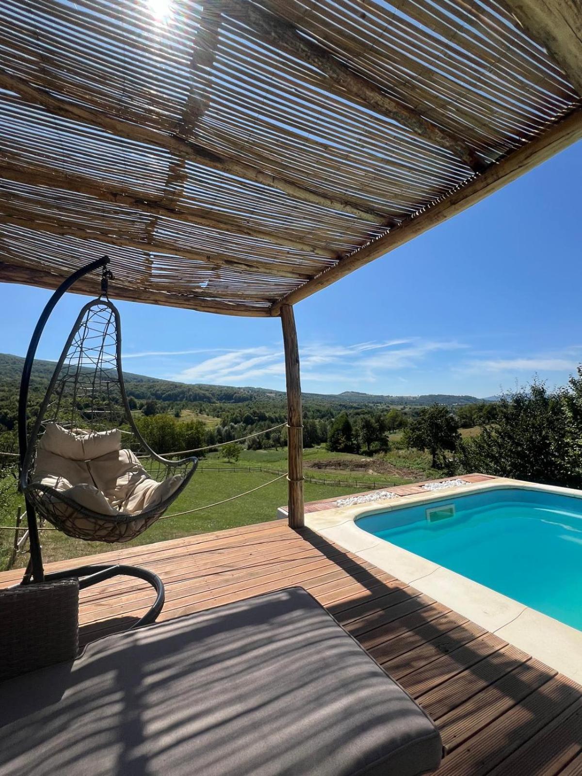Le Chalet M - Cabana Cu O Panorama De Poveste. Surdesti  ภายนอก รูปภาพ