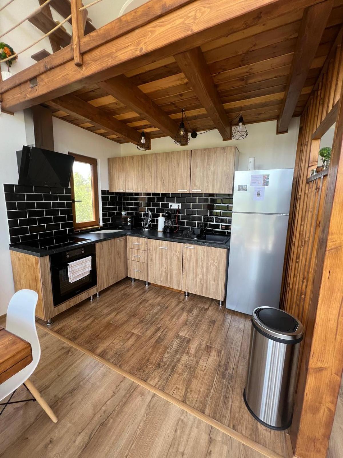 Le Chalet M - Cabana Cu O Panorama De Poveste. Surdesti  ภายนอก รูปภาพ