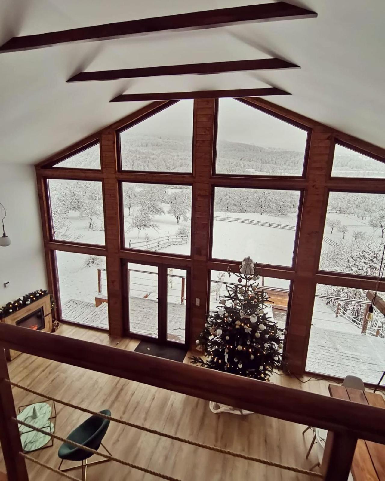 Le Chalet M - Cabana Cu O Panorama De Poveste. Surdesti  ภายนอก รูปภาพ