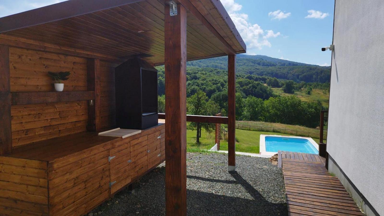 Le Chalet M - Cabana Cu O Panorama De Poveste. Surdesti  ภายนอก รูปภาพ
